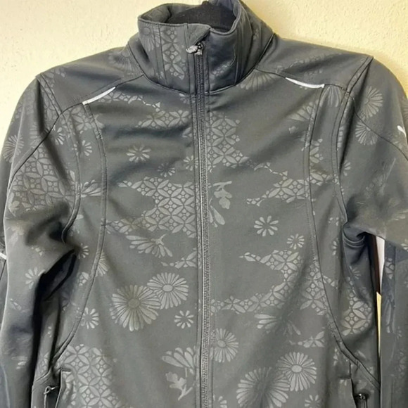 Brooks running reflective jacket size small - Picture 4 of 8